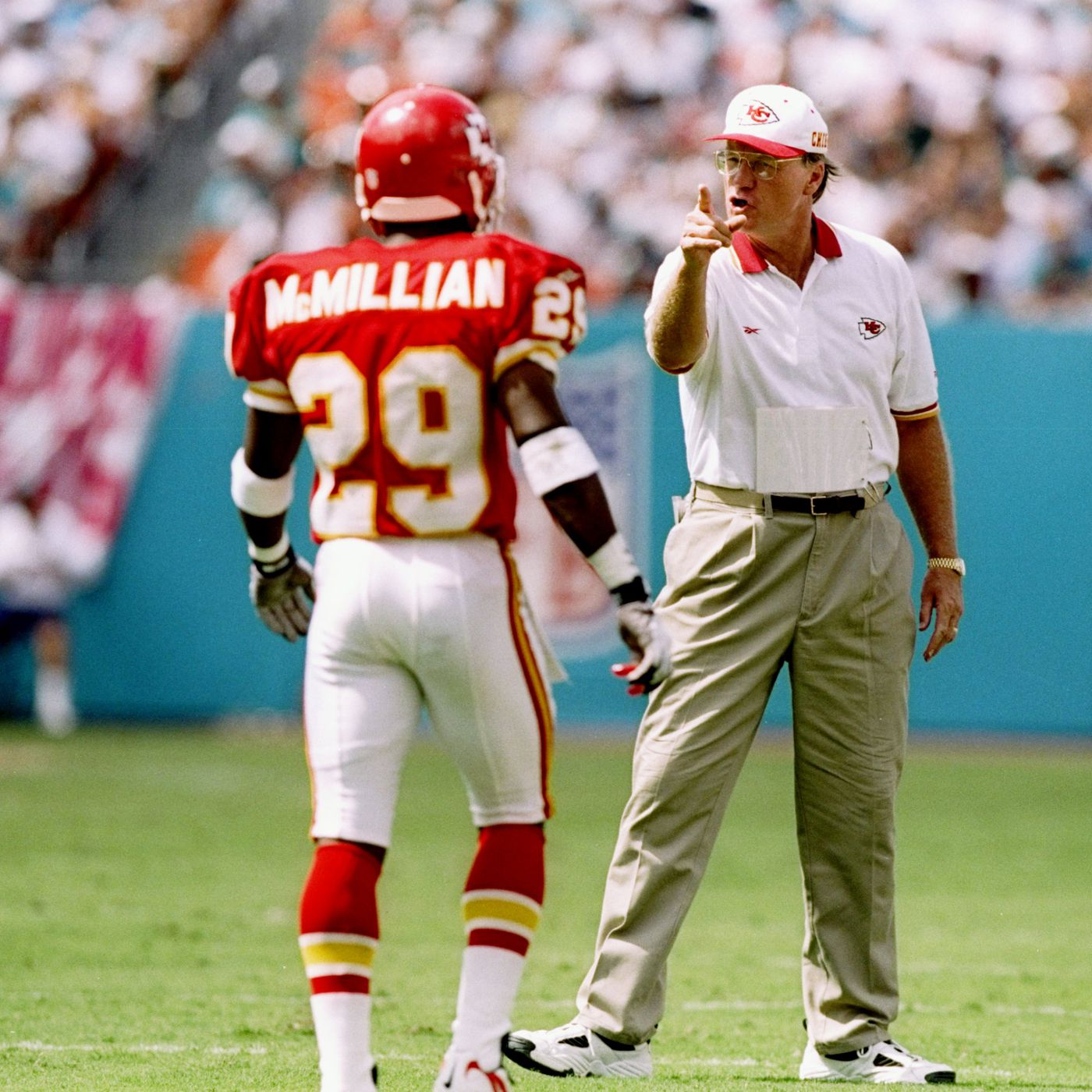 15 Shortest NFL Players in History - Players Bio