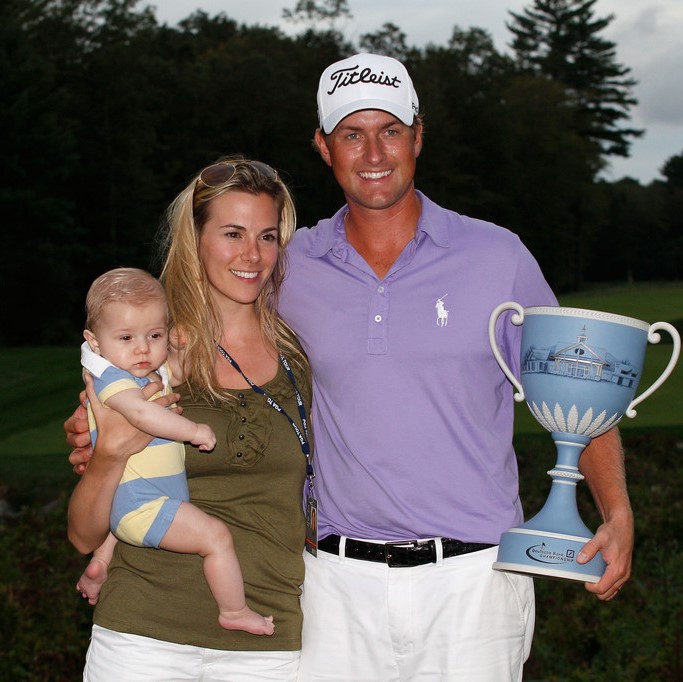 Webb-Simpson-with-his-wife-and-child
