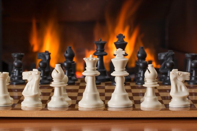 19 Hot Chess Players