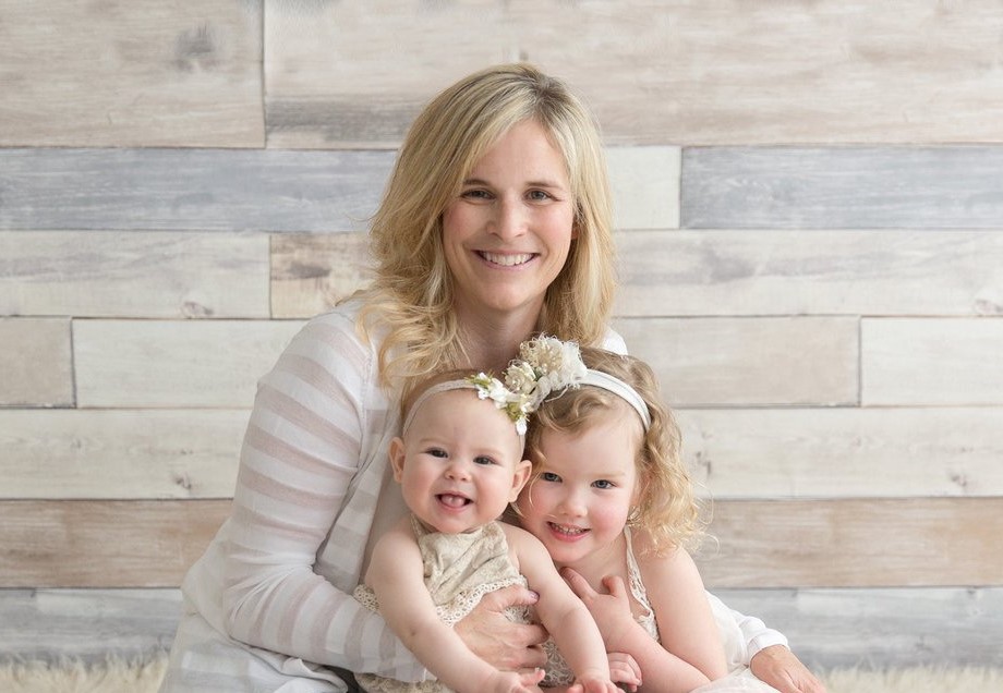 Jennifer Jones with her beautiful daughters Skyla and Isabella.