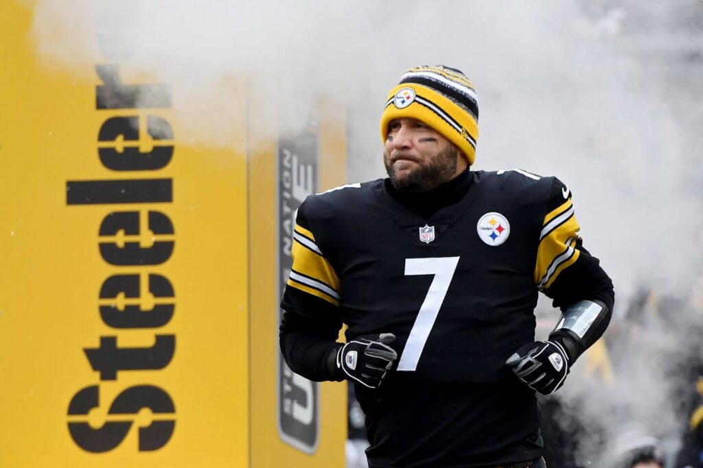 Ben Roethlisberger on the field (Source: The Athletic)