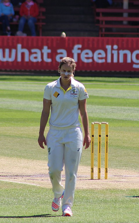 Ellyse_Perry_test_cricket_at_North_Sydney