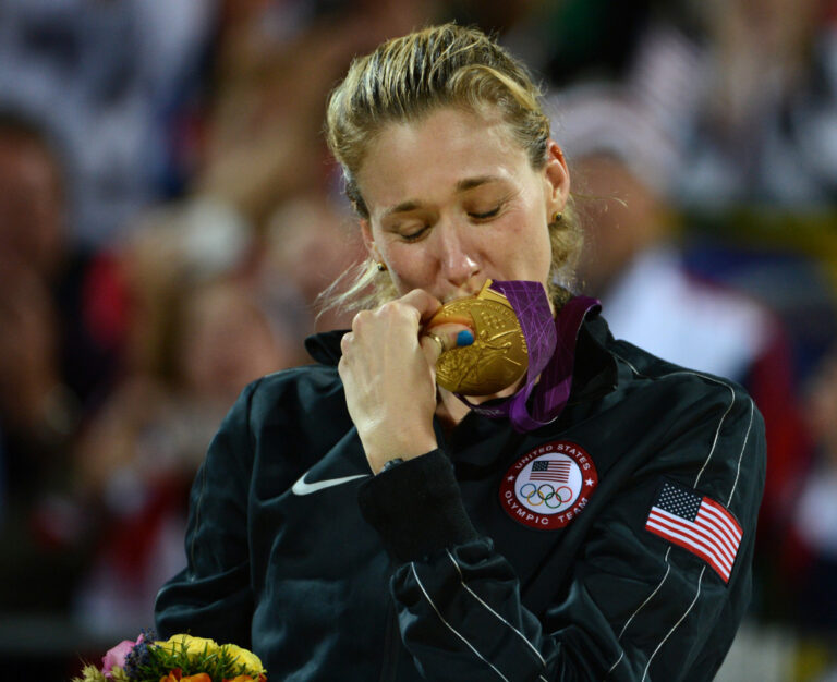 Kerri-Walsh-Jennings-Olympic-Gold-Medal