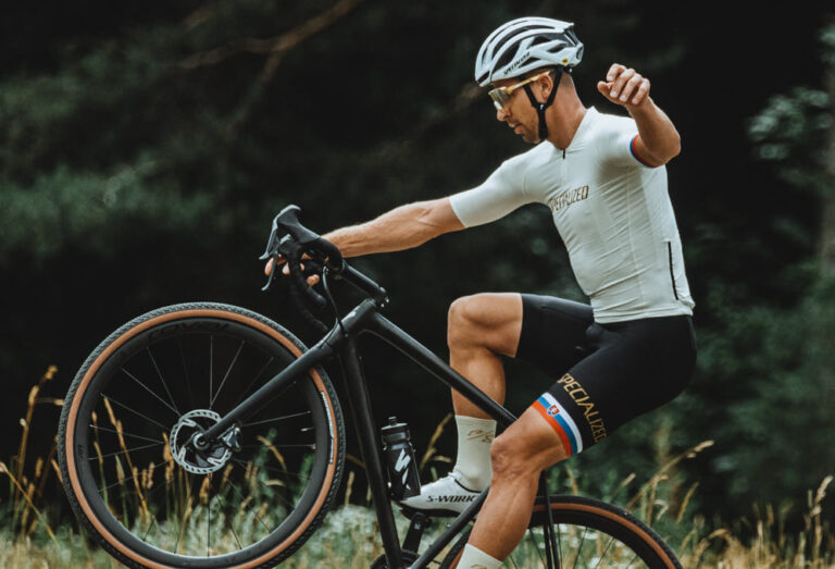 Sagan doing a wheelie one-handed