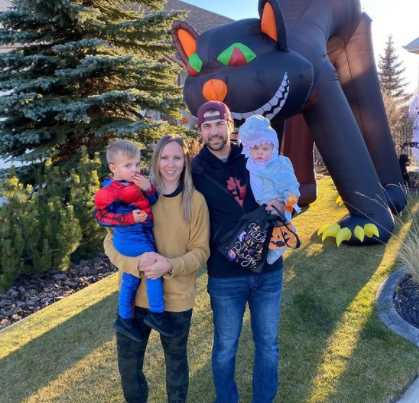 Rachel Homan with her husband and children.