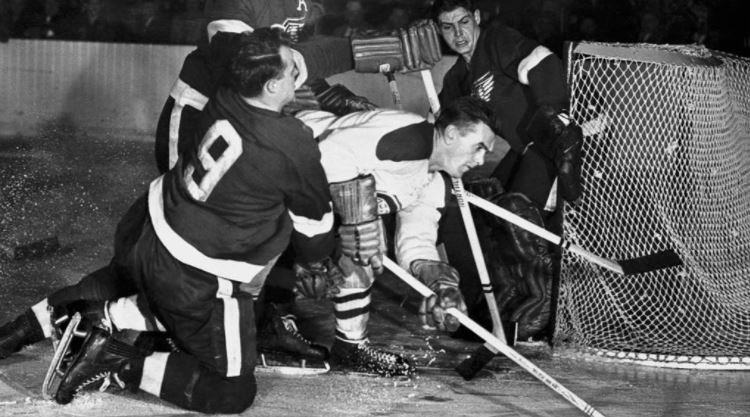 Maurice Richard (middle)