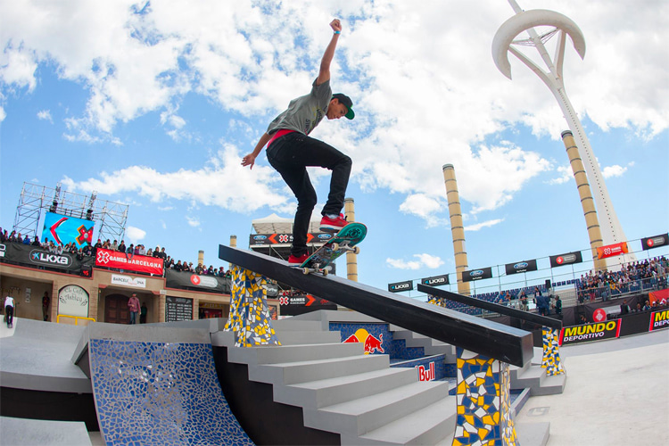 Nyjah Huston showing his skateboarding skills