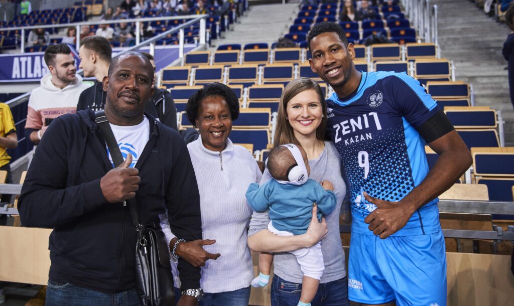 Wilfredo with his father, mother, wife, and daughter