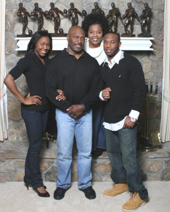 Lee Haney with his wife Shirley and children