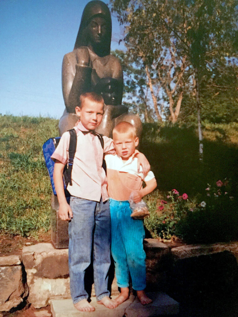 Davis Bernats with his older brother (source: google)