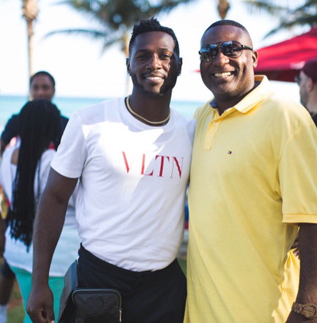 Antonio Brown with his father Eddie Brown( Source: Twitter)