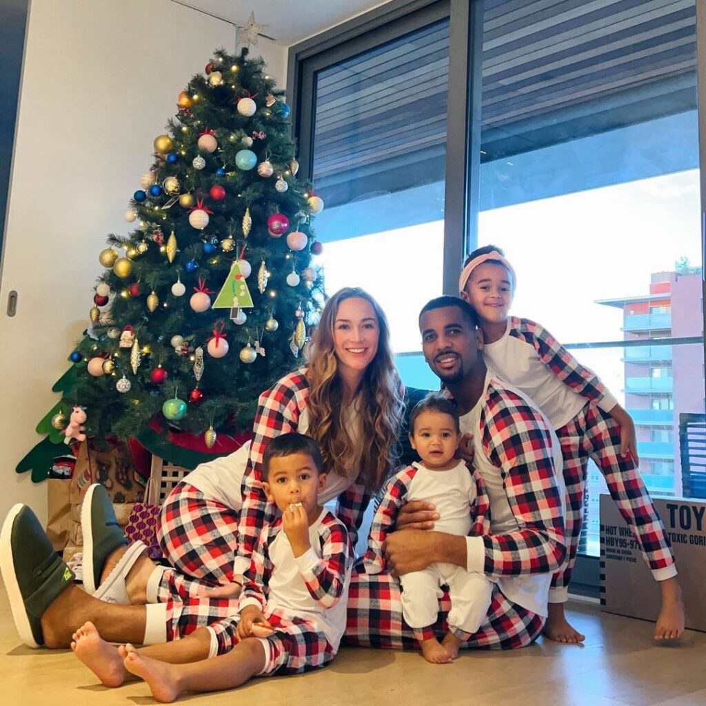Brandon Davies during Christmas with his-wife and kids in 2021(Source: Instagram)
