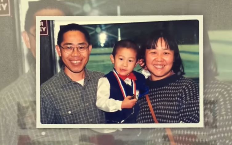 Chen-with-his-parents