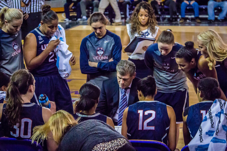 Coach-Geno-coaching-UConnHuskies-in-a-National-Championship