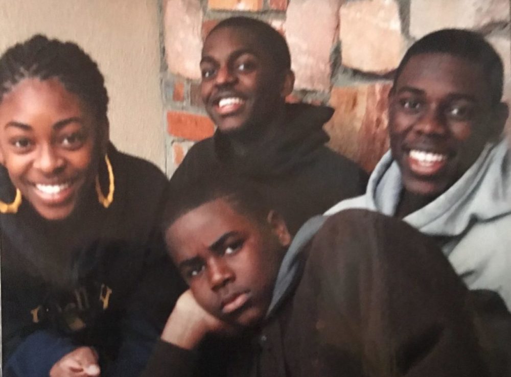 Justin Holiday with his brothers & sister ( Aaron, Jure & Lauren) 