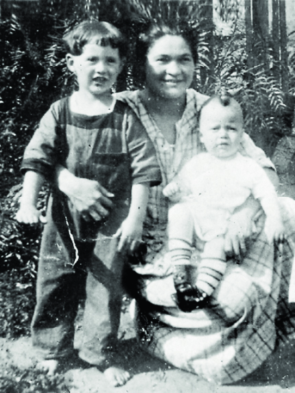 Ted Williams (left) with his mother May Williams and brother Danny Williams.