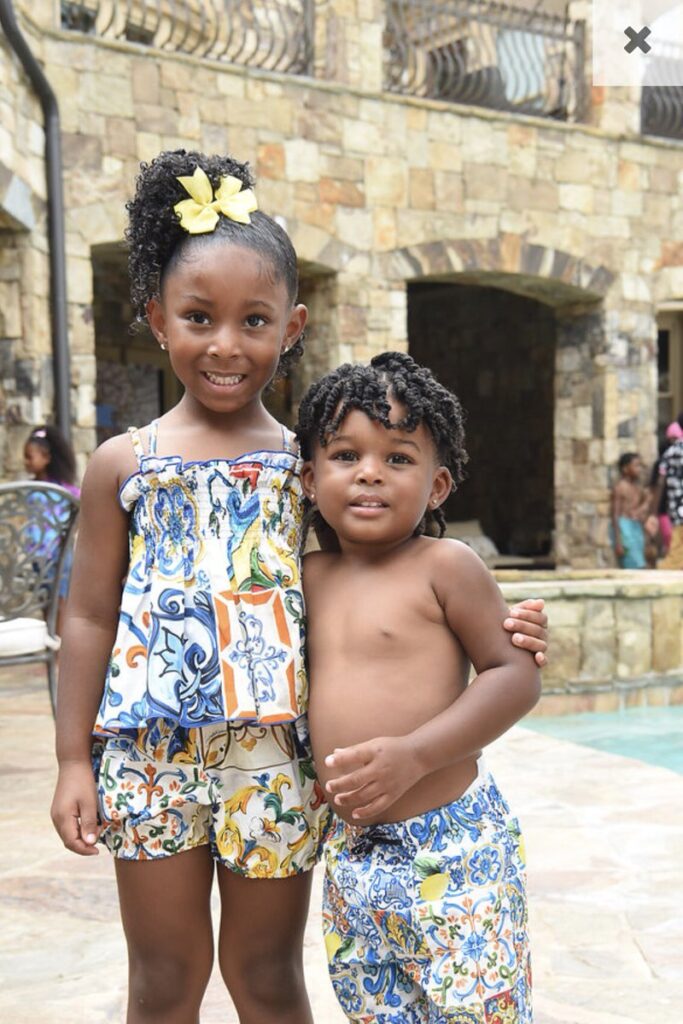 Carroll's daughter Lailah and her younger brother Amare during a vacation(Source: Twitter)