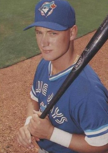 Chris Weinke playing baseball.