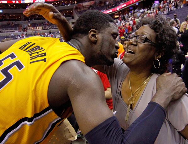 Roy Hibbert with his mother (Source: Twitter)