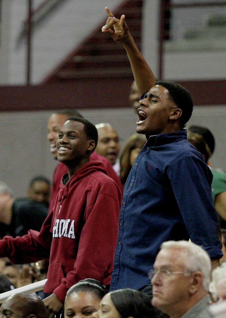 House's father Danuel Sr. cheering for his son during a match in his High school years(Source: Houston Chronicle)