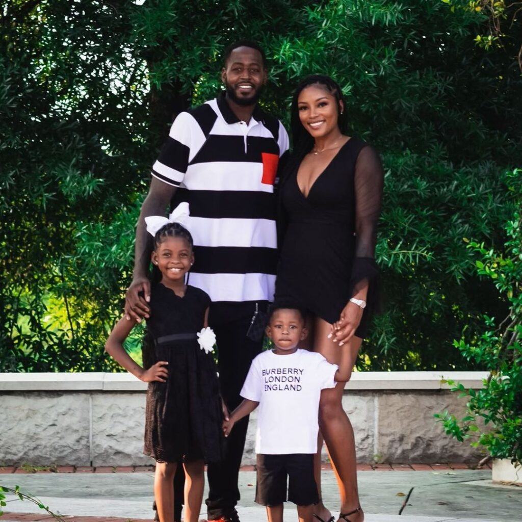 JaMychal Green along with his wife and children (Source: Instagram)