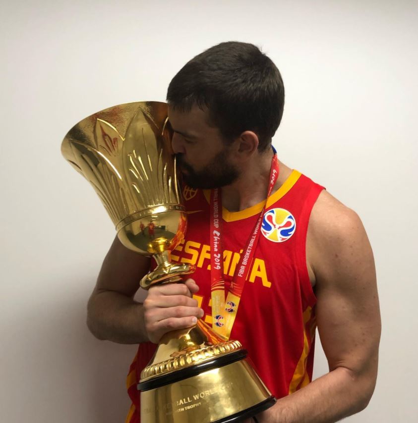 Marc Gasol Kissing The Cup After Winning World Cup For Spain 