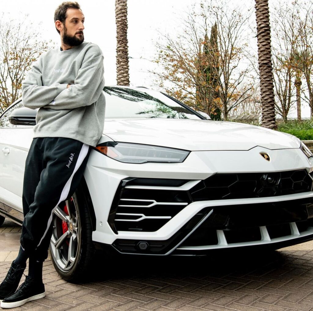 Marco Belinelli posing with his sleek White Lamborgini (Source: Instagram)