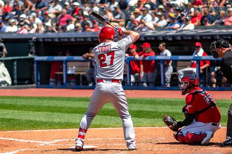 Mike_Trout_batting