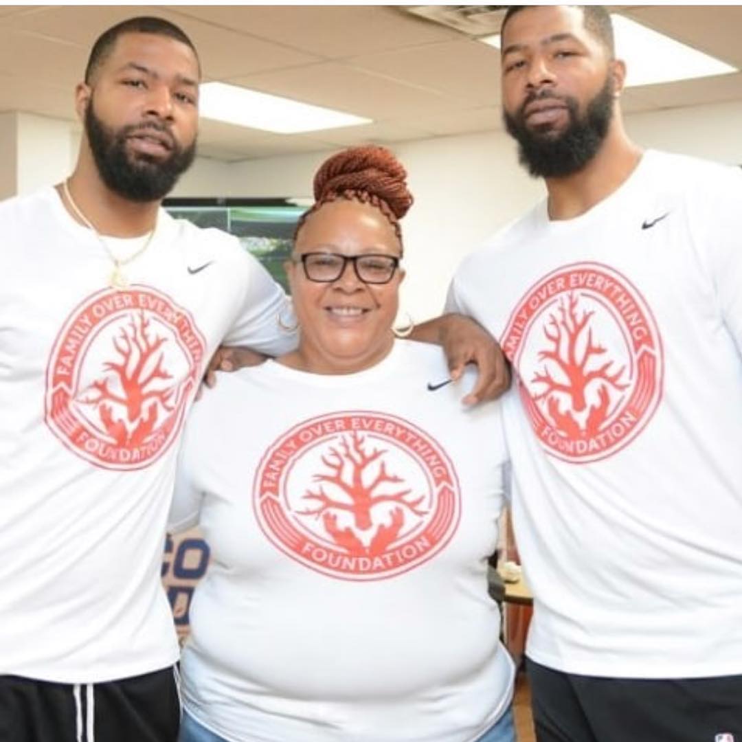 Morris twins with mom