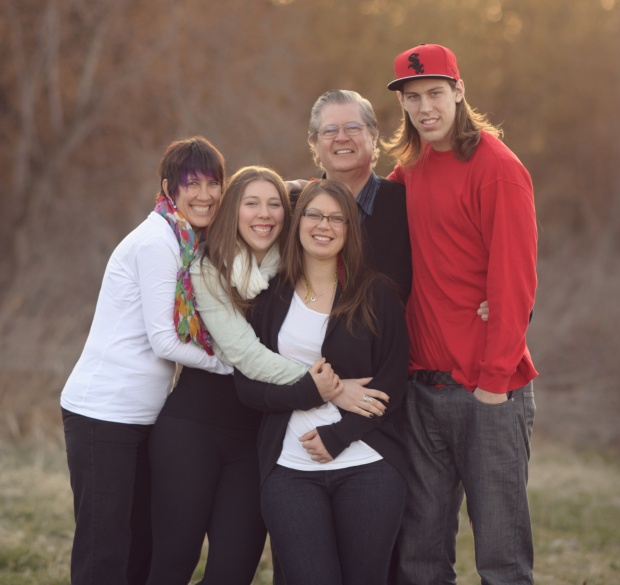 The Olynyk family, parents and sisters (Source: pacificsports.com)