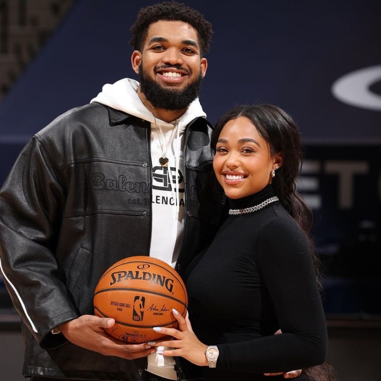 Towns with his girlfriend (Source: journal.com)