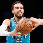Tyus-Jones-with-Grizzlies
