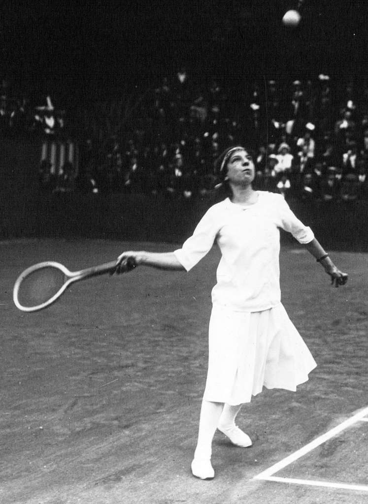suzanne-lenglen-playing-baseline-1914, famous french tennis players