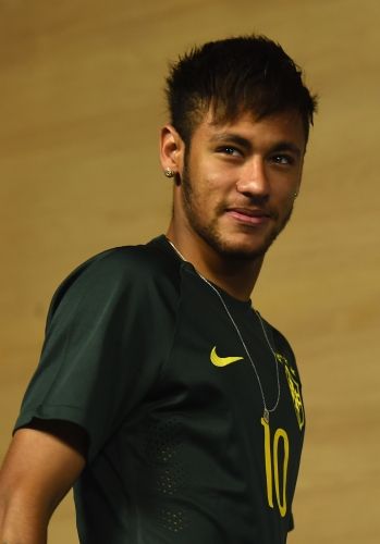 Neymar's simple boy hairstyle