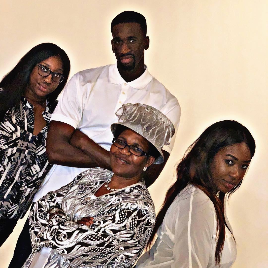 Ekpe Udoh With His Family