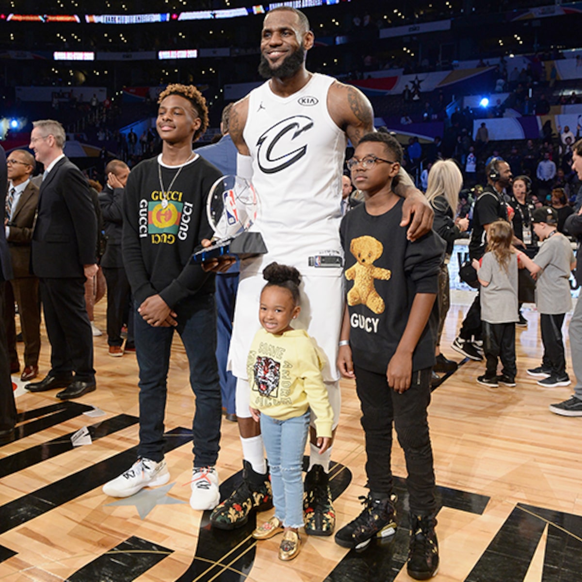 lebron james and his kids 2022