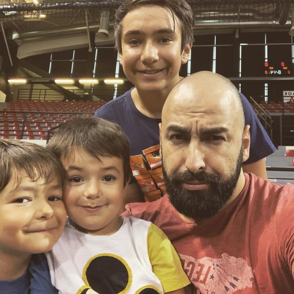 Pero with his sons 