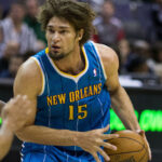 Robin_Lopez_Hornets
