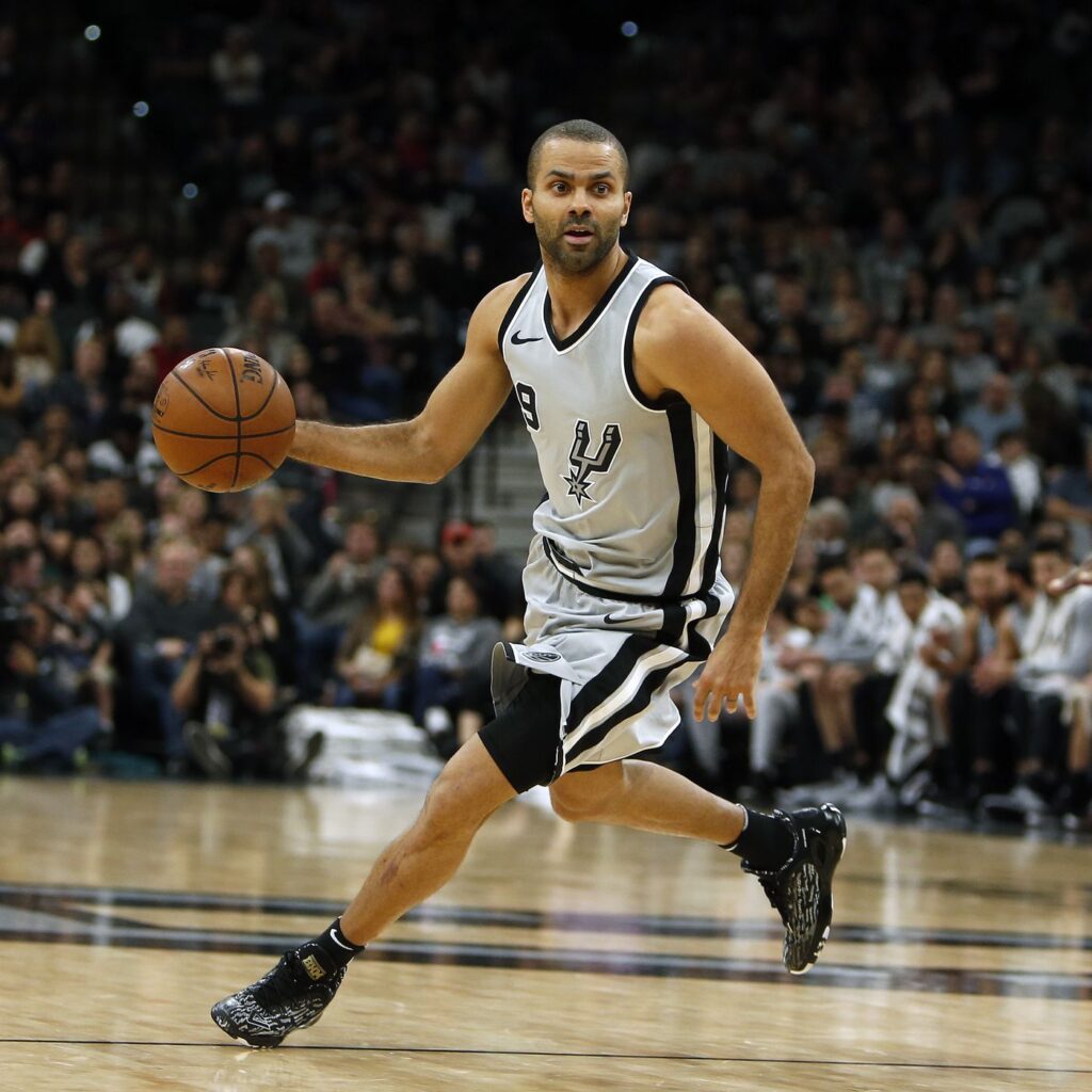 Tony Parker Playing For The Spurs