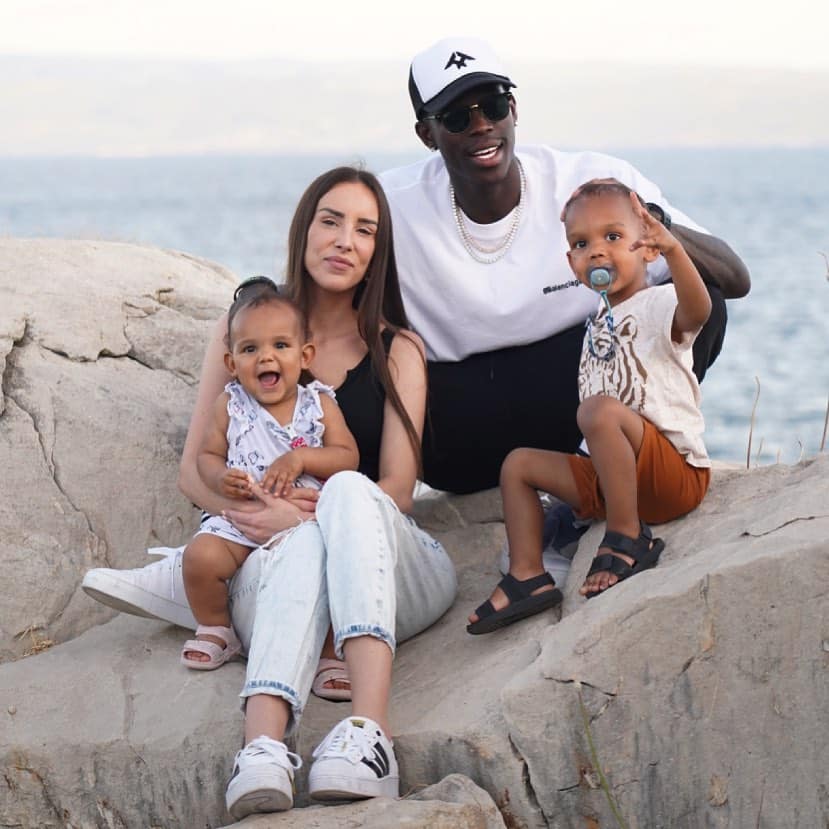 Ellen With Her Husband And Children