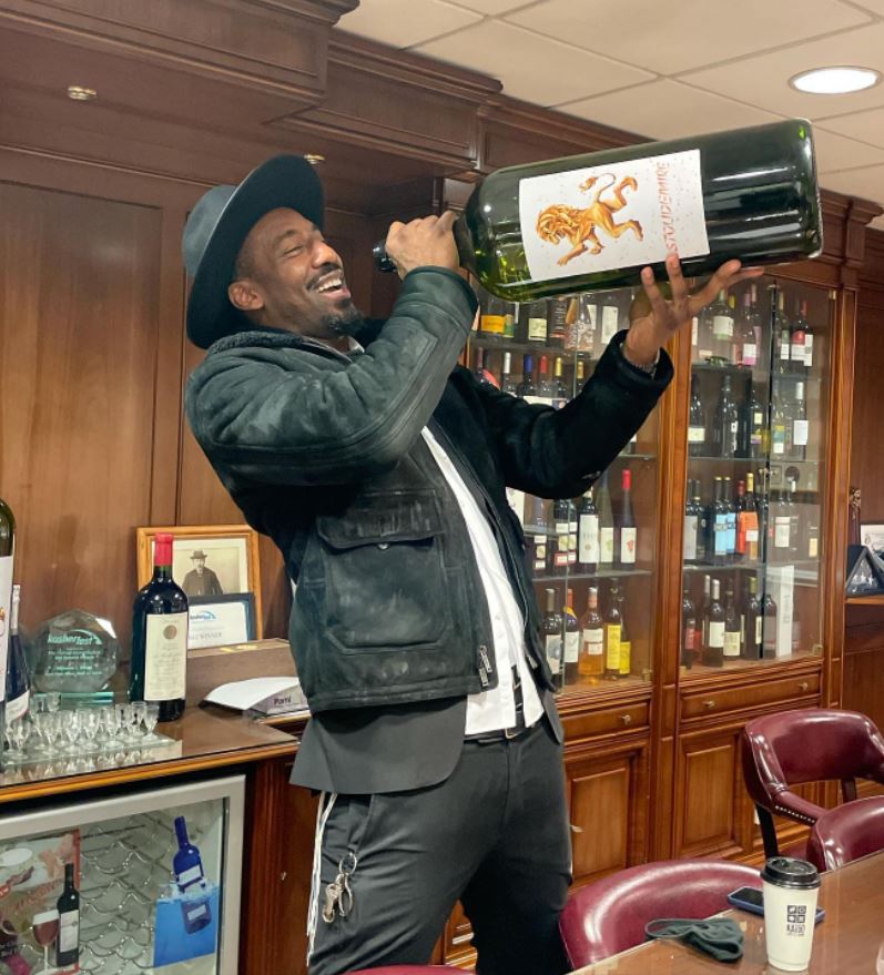 Amar'e Stoudemire flauting his Stoudemire Wine