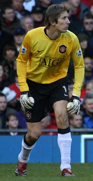 Edwin Van Der Sar playing for MUFC
