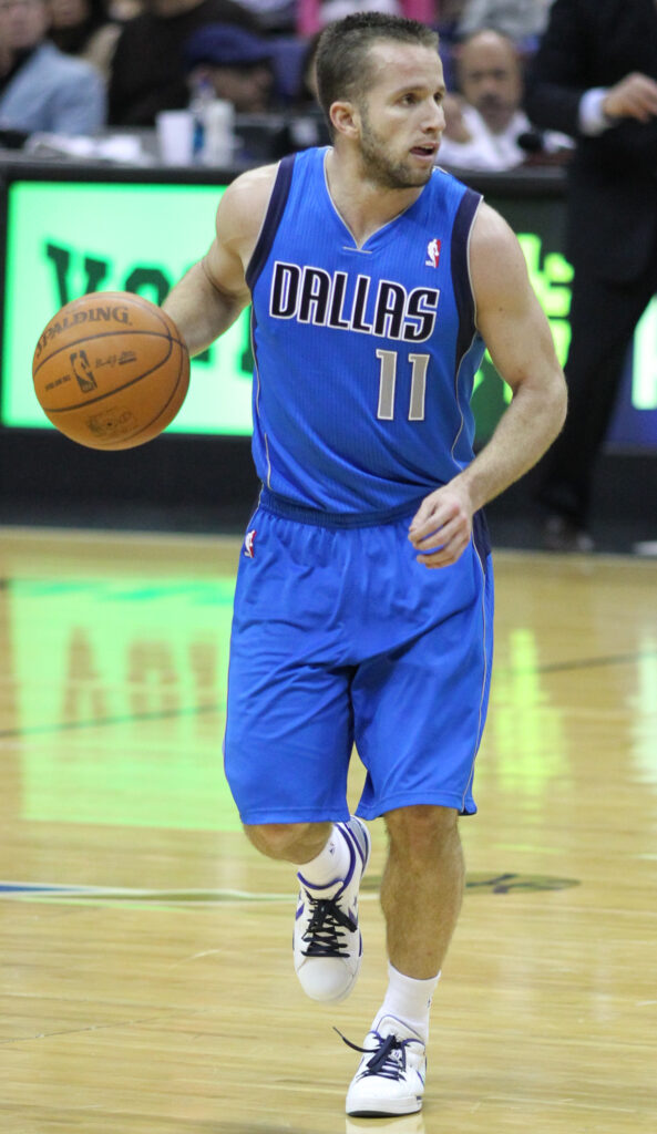 J.J Barea in Mavericks Jersey