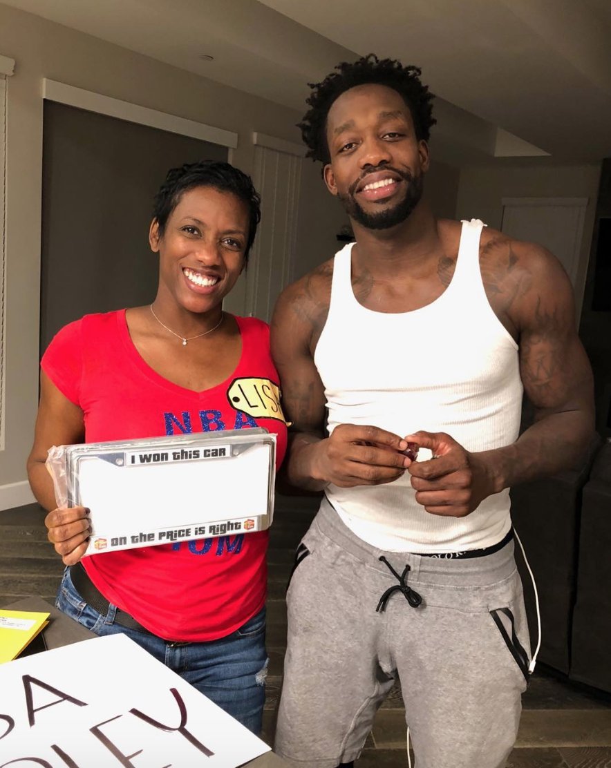 Patrick Beverley with his mom Lisa (Source: Twitter)