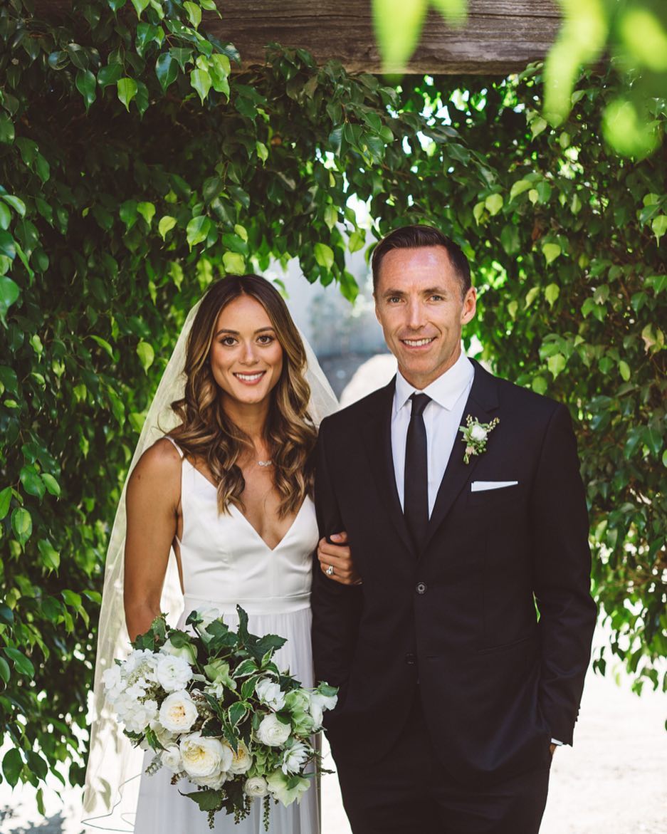 Steve Nash with his wife Lilla at their wedding (Source: Media Referee)