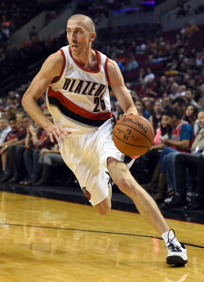 Steve Blake playing for Blazers in NBA. 