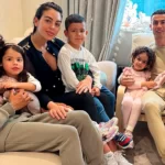 cris-with-his-family