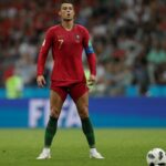 ronaldo-taking-deep-breath-before-taking-freekick