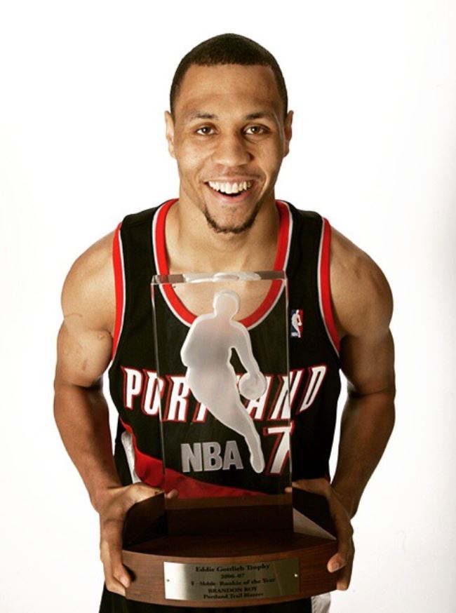 Brandon Roy receives NBA rookie of the year