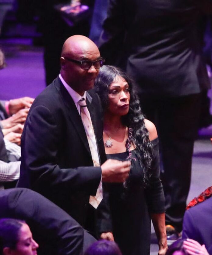 Kobe bryant father all about joe bryant players bio